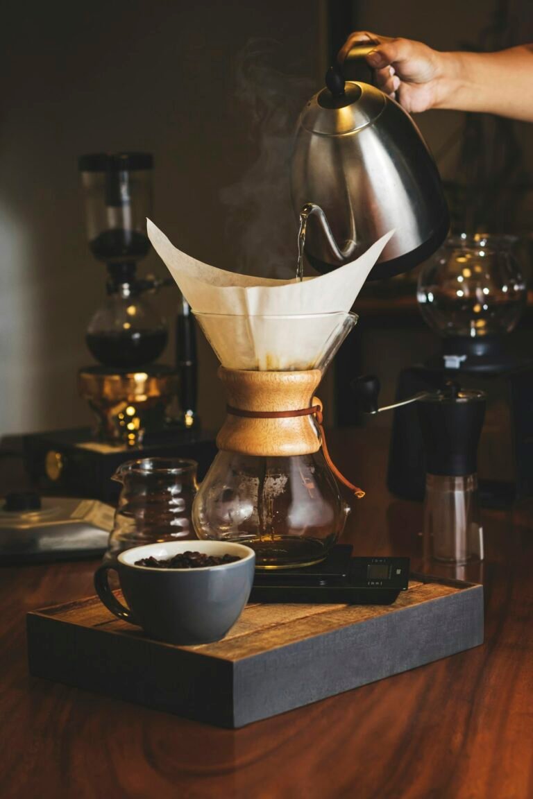 Préparation d'un café filtre à la main